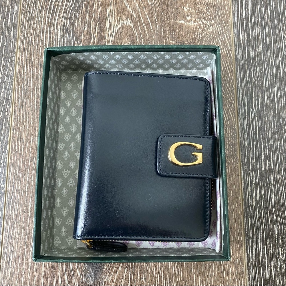 Vintage Gucci Wallet - Black with Gold Hardware